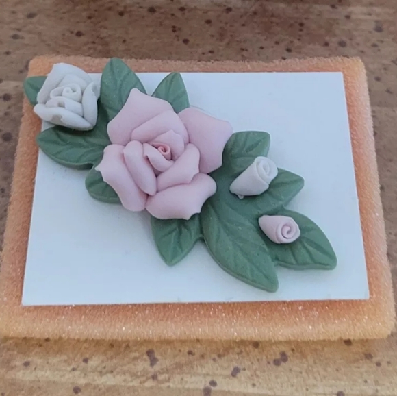 Porcelain Petals Rose Pin - 1987 - Original Box - Touch of Vintage Romance! - Picture 1 of 4